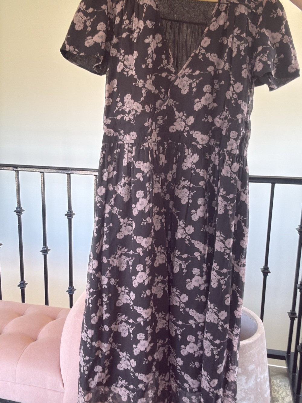 Women's Christy Dawn size large. Black Floral V-Neck Dress - Pink Flower Print